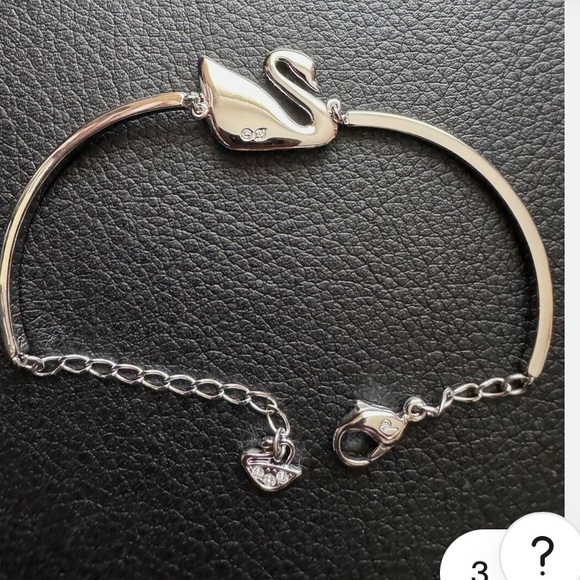 Vintage Swarovski Swan Bracelet with Box - Picture 10 of 10